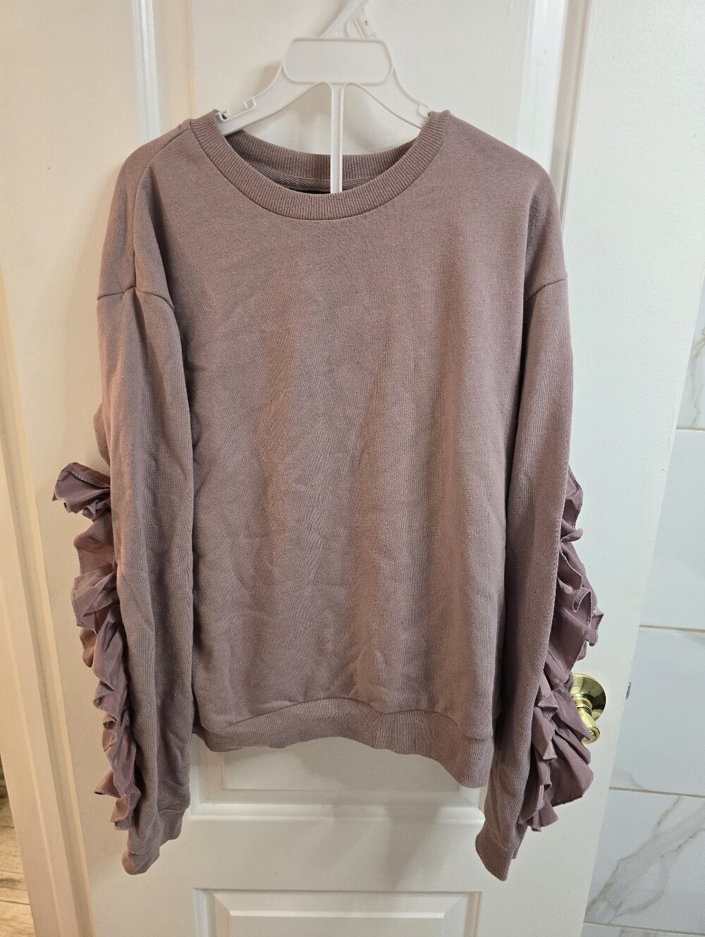 Ruffle Sleeve Sweatshirt M